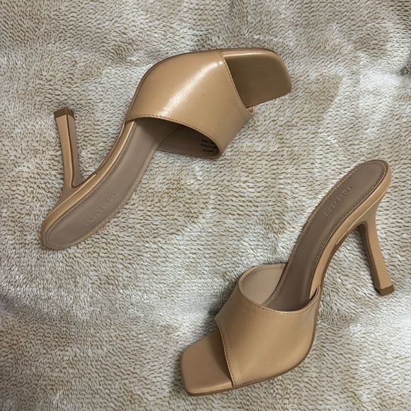 Nude heels - Picture 1 of 1